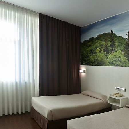 Hotel Seminario Aeropuerto Bilbao Derio Zewnętrze zdjęcie