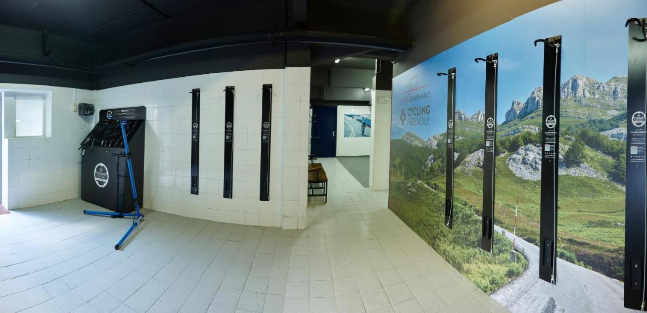 Hotel Seminario Aeropuerto Bilbao Derio Zewnętrze zdjęcie