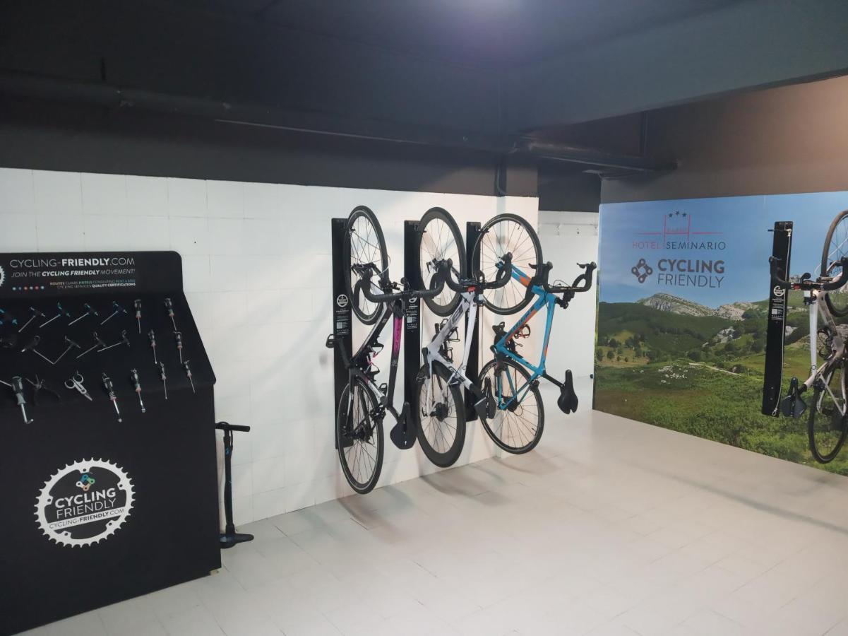Hotel Seminario Aeropuerto Bilbao Derio Zewnętrze zdjęcie