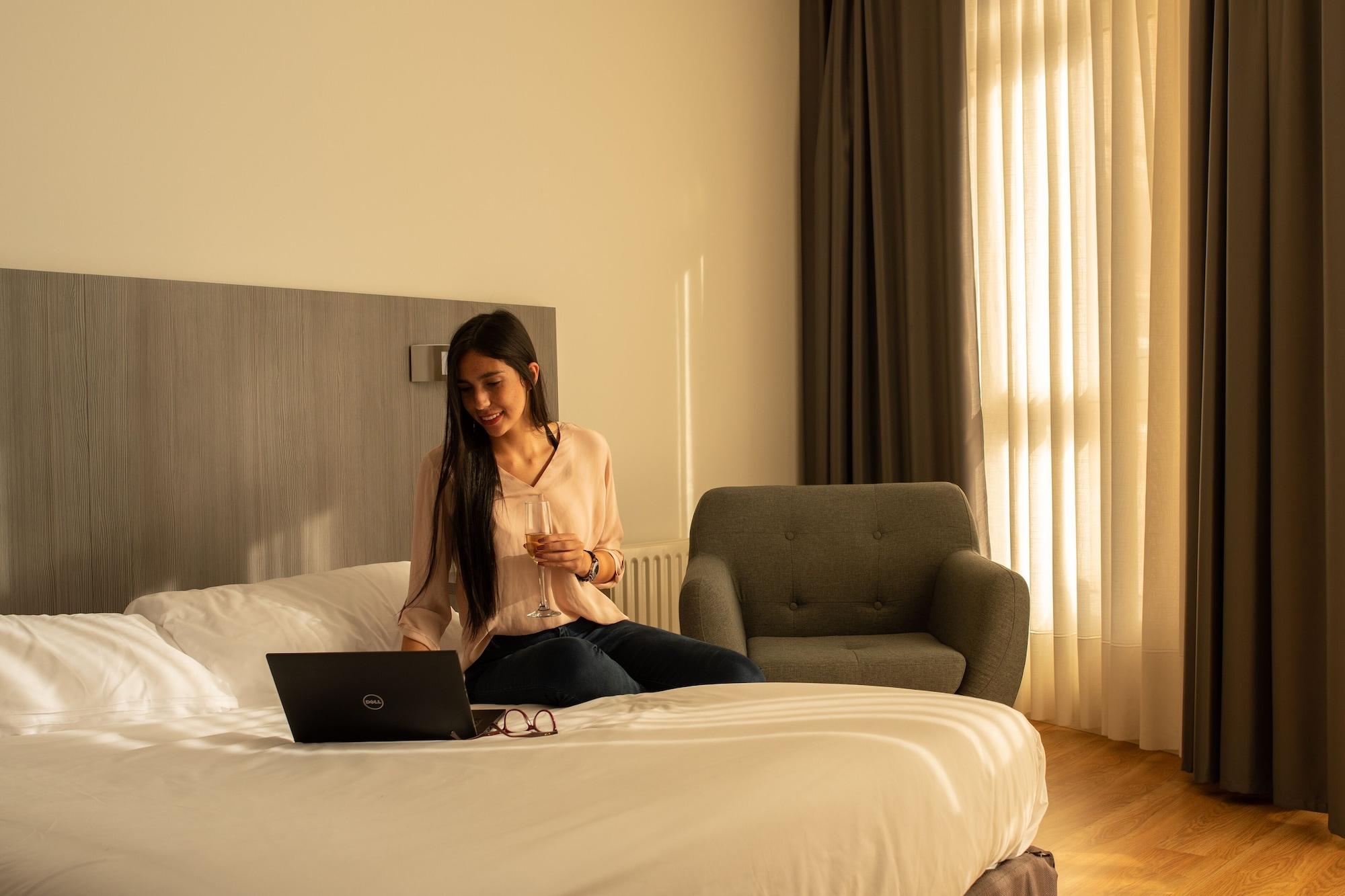 Hotel Seminario Aeropuerto Bilbao Derio Zewnętrze zdjęcie